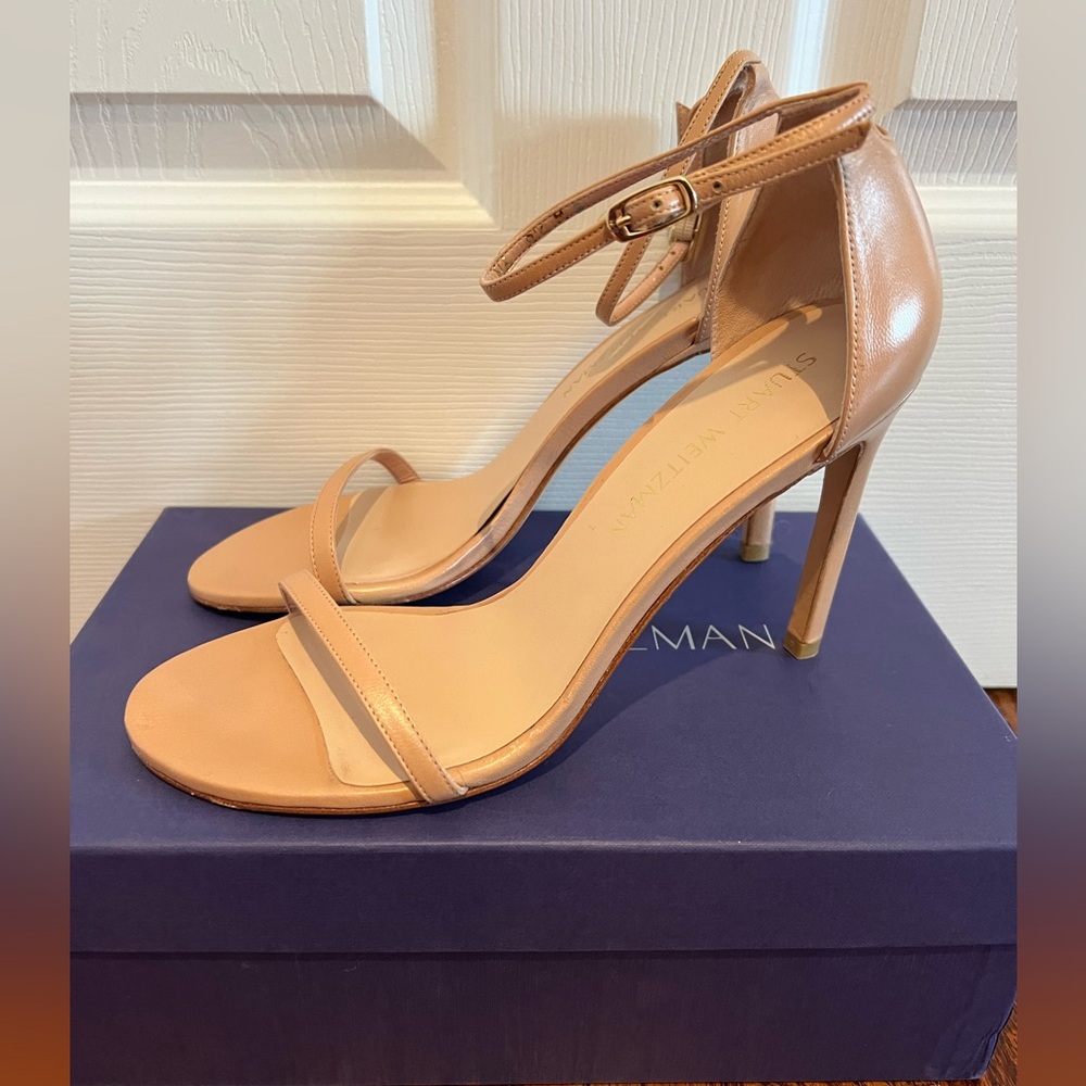 Stuart Weitzman Nudistsong in Nude! Size 8.5